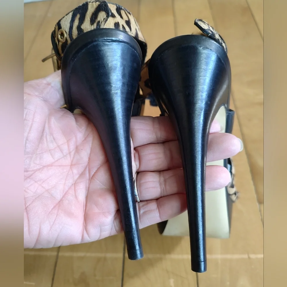 Guess Women's Cow Fur Leather Leopard Print Peep Toe Platform Heels